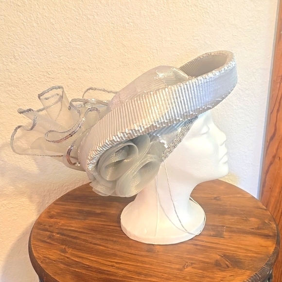 Vintage Silver Tulle DERBY/ Church HAT W/ Strap Stunning! main image 9